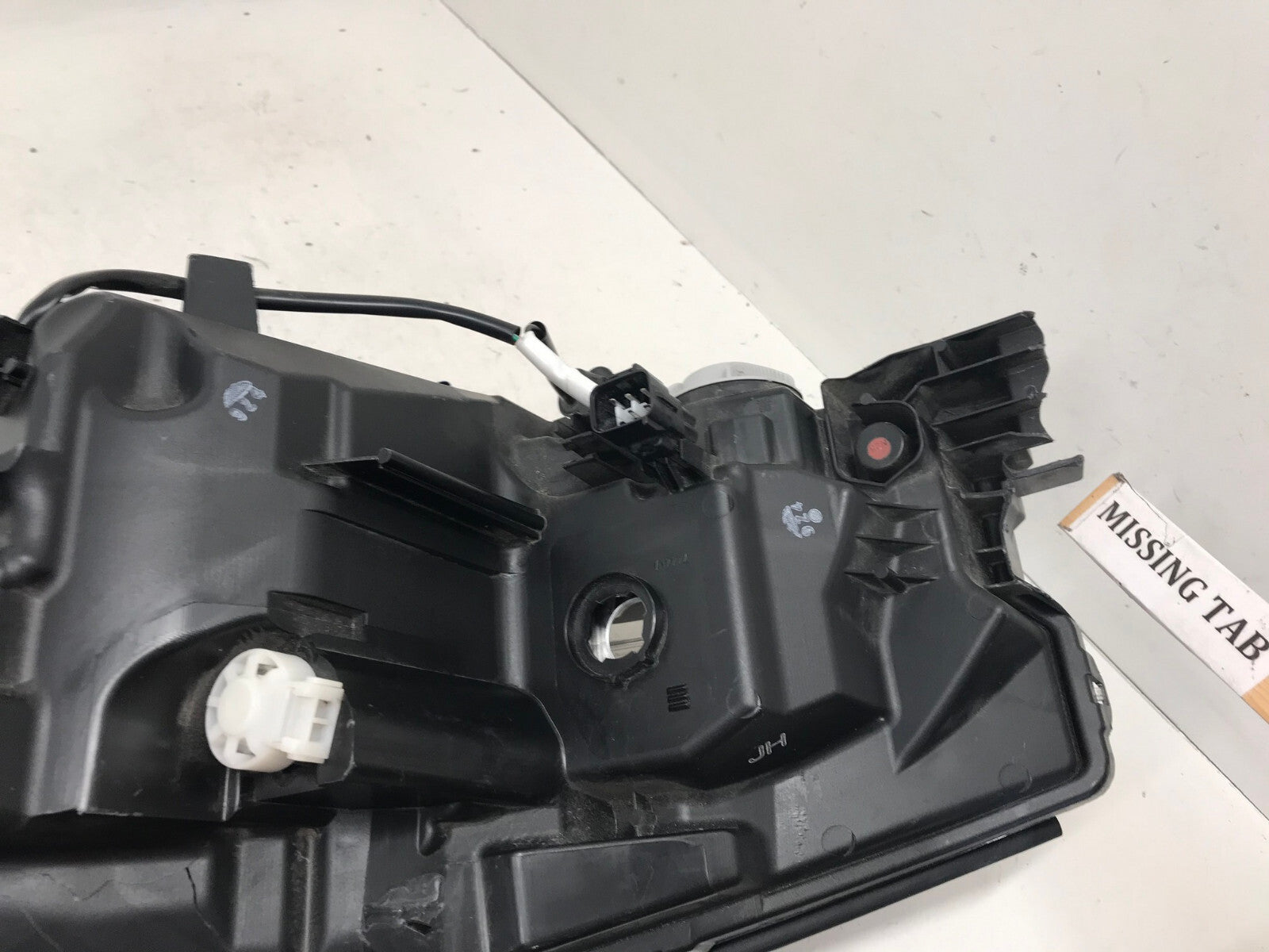 Headlight Damaged Passenger Right RH Subaru Forester 2019 2020 OEM