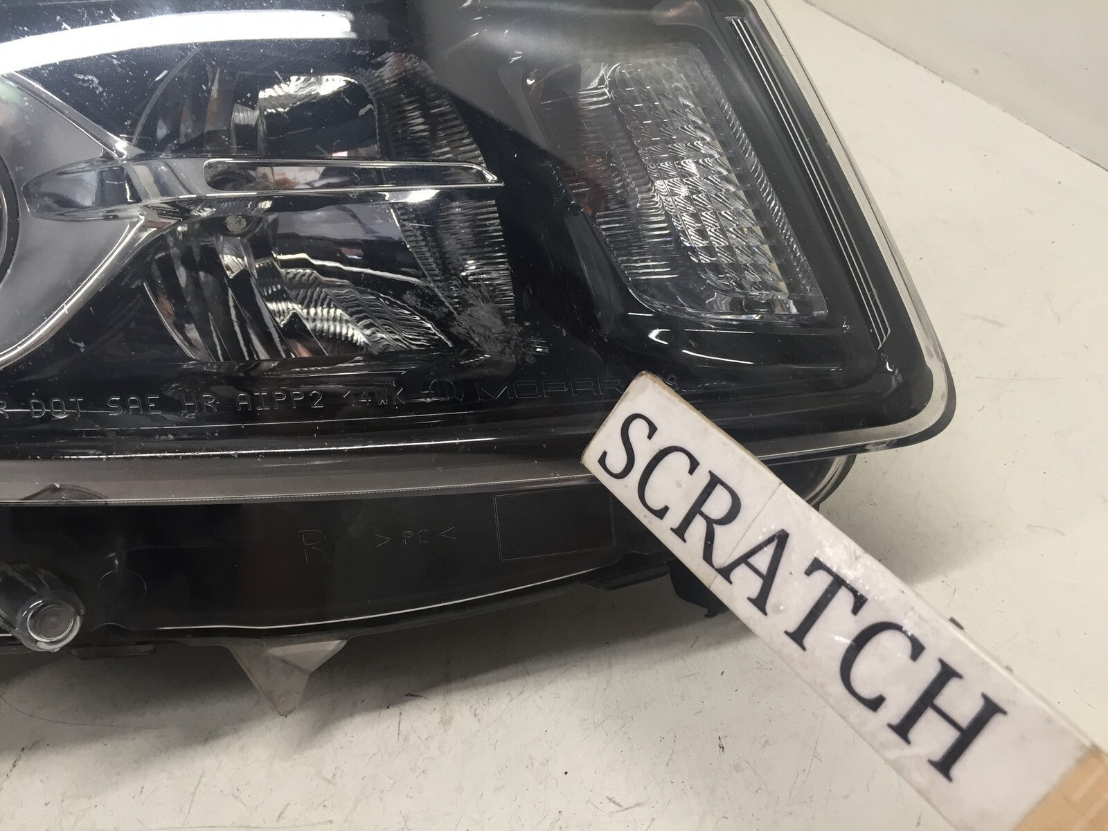 Headlight Damaged Passenger RH Jeep Grand Cherokee 2014 2015 68236108AC OEM2