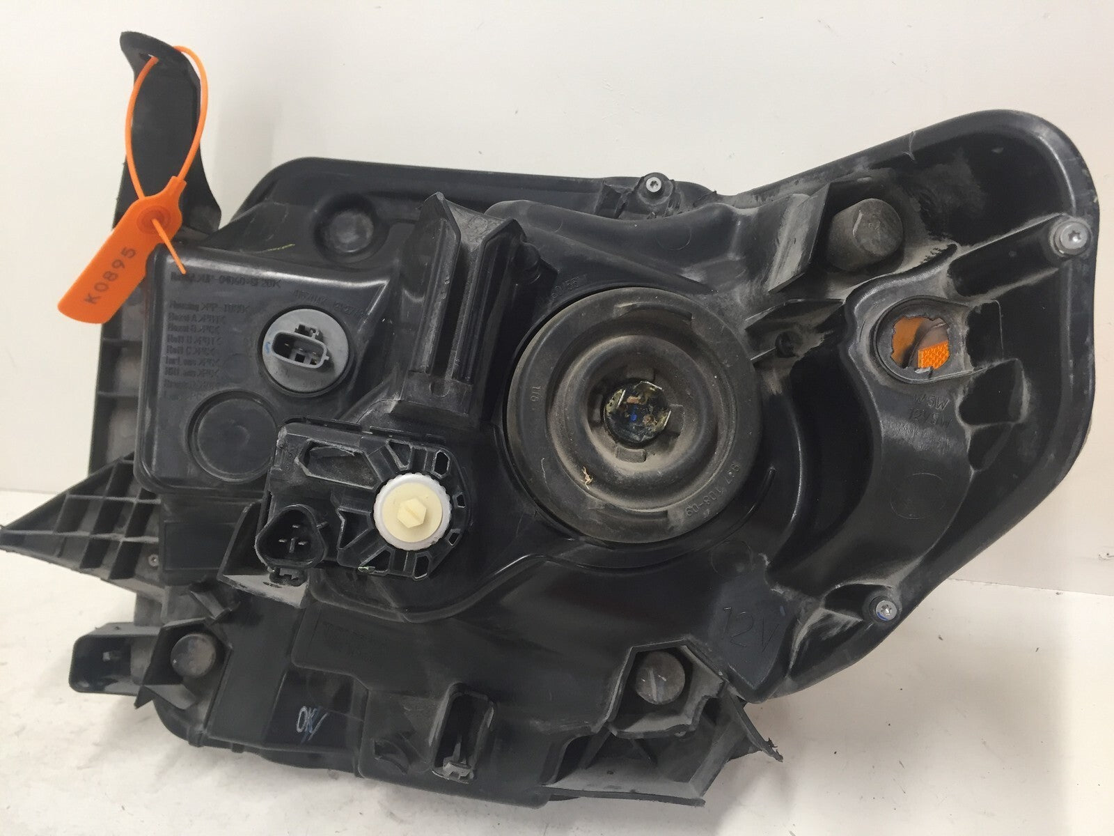 Head light Damaged Lamp Right Passenger RH Toyota Tundra 2014-2020 OEM