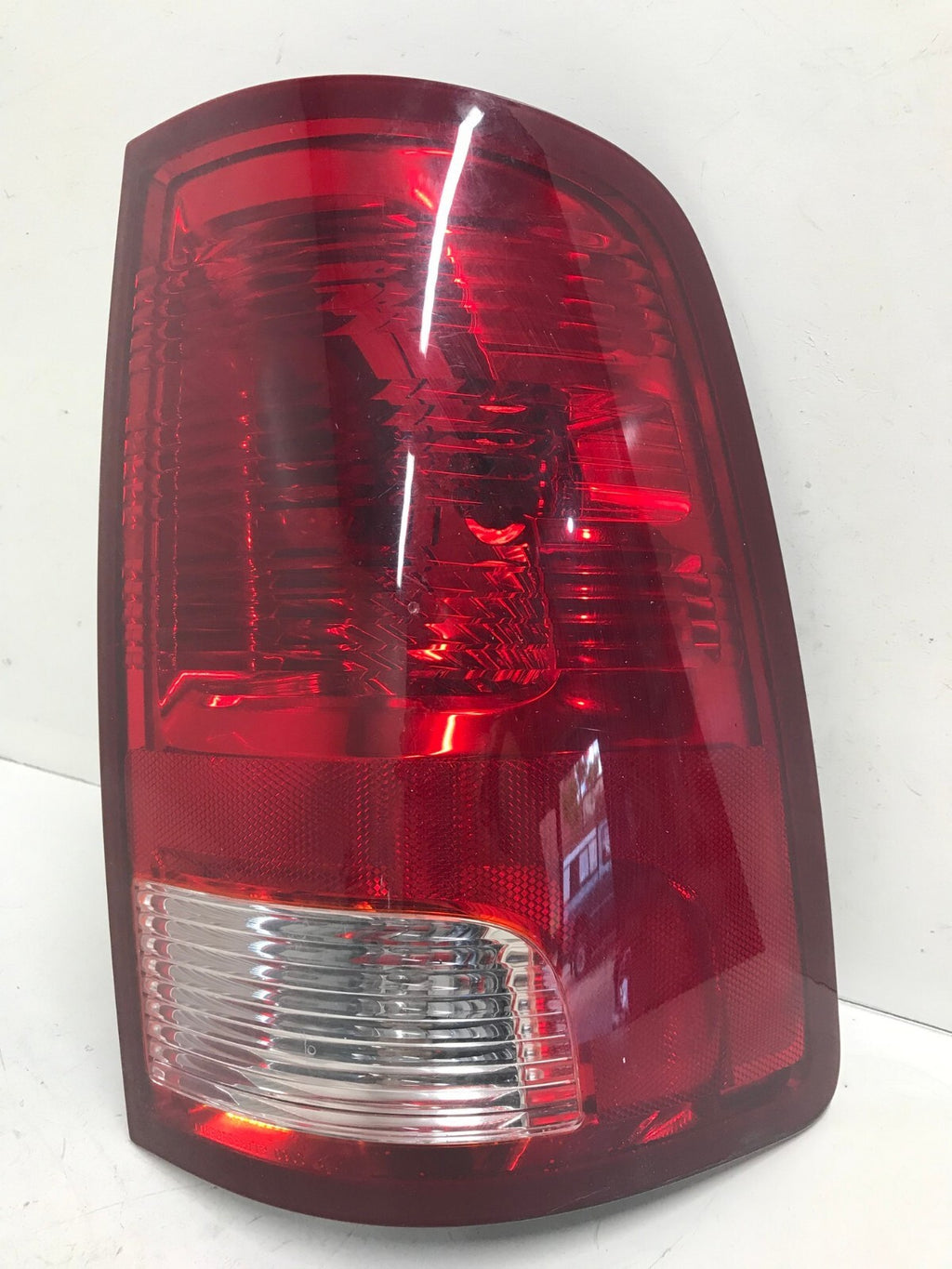 Tail light Damaged RH Right Dodge Ram 1500 2500 3500 2009-2018 55277414AA OEM