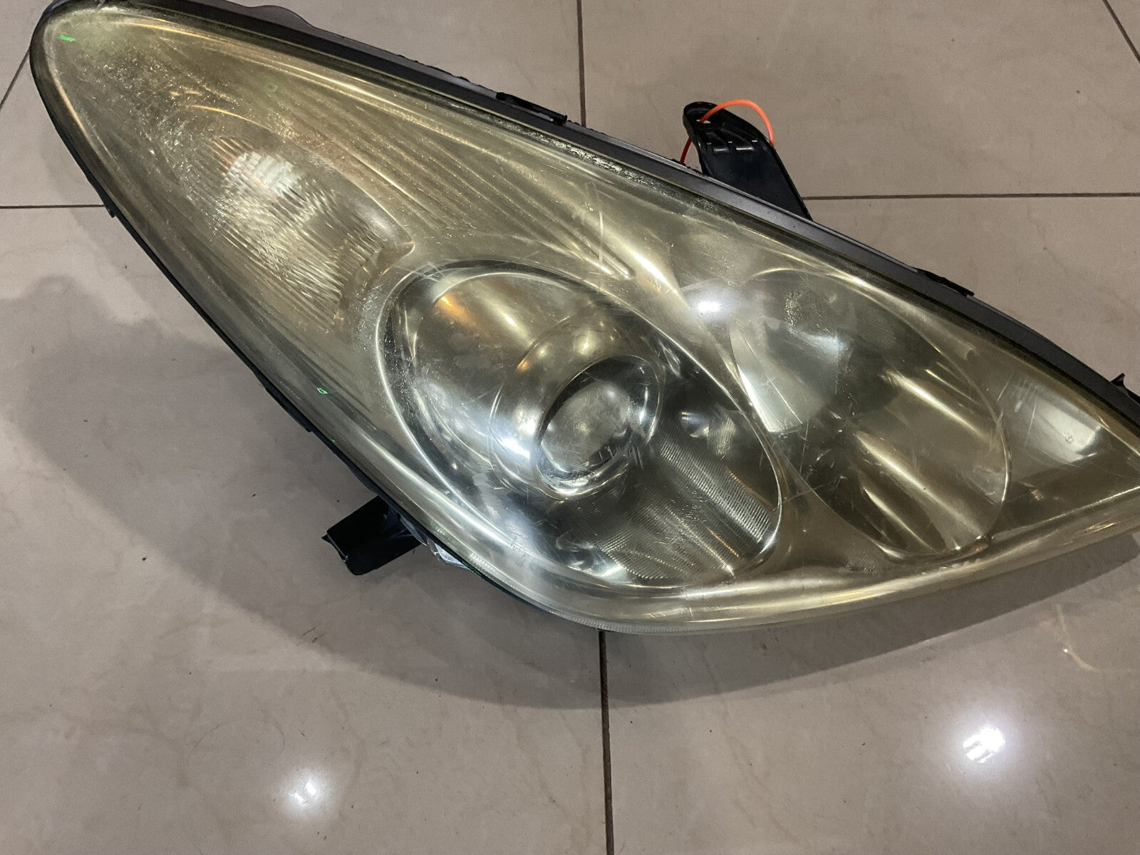 Headlight Right Passenger RH 2005-2006 Lexus ES300 ES330 Damaged 81130-33561 OEM