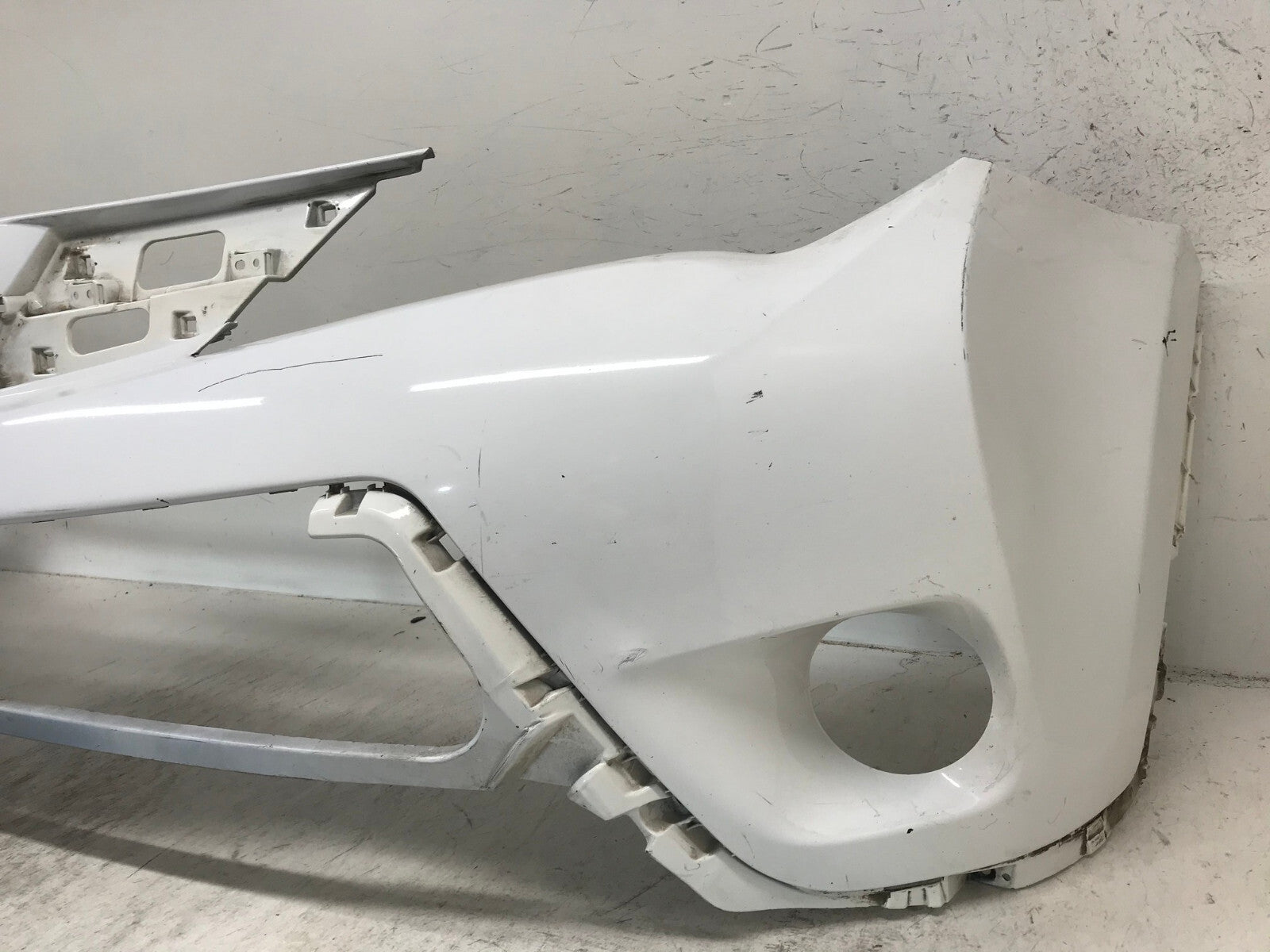 Front Bumper Cover White Toyota RAV4 LE/XLE/Limited 2016-2017 52119-0R911 OEM