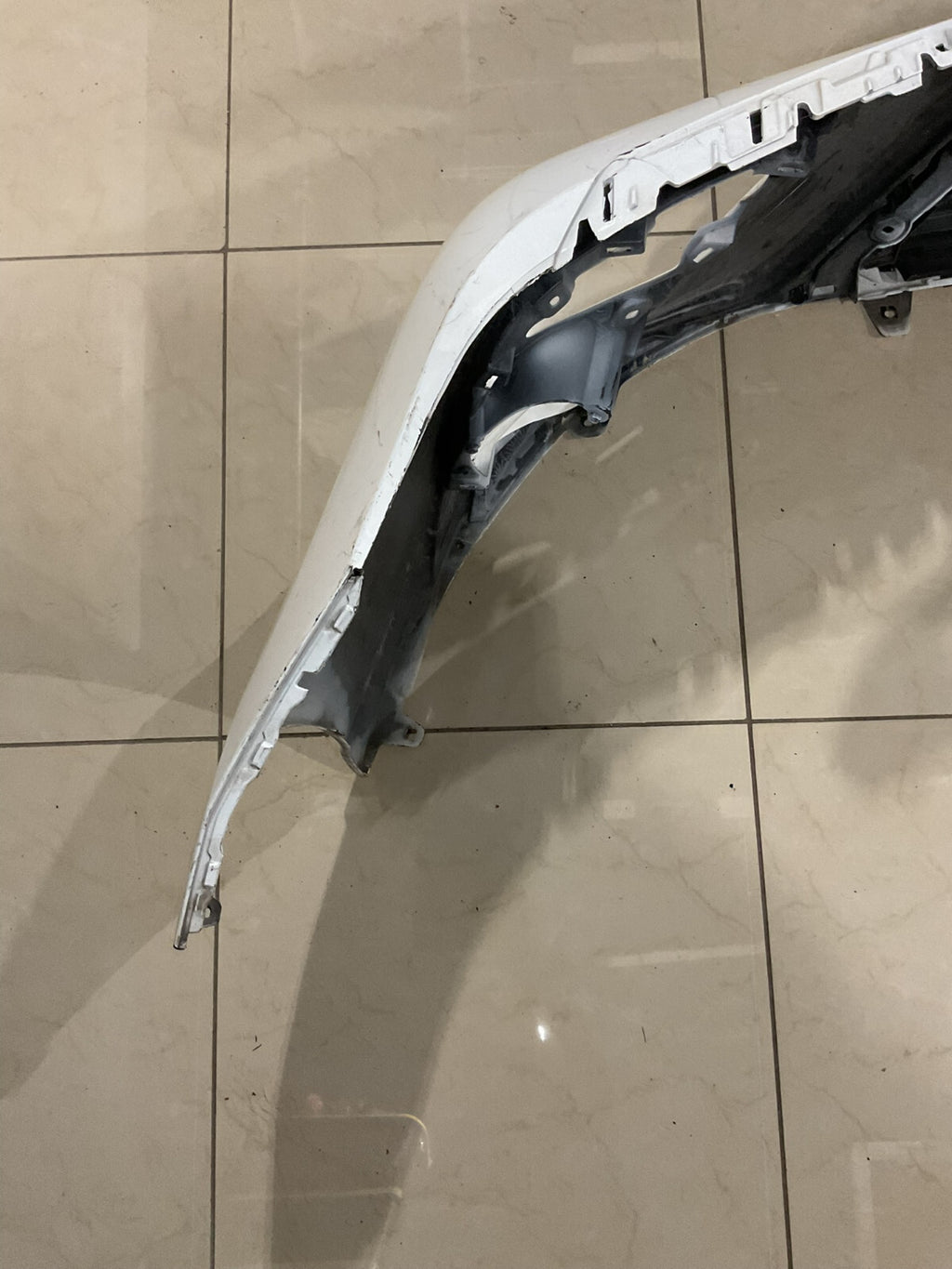 Front Bumper Cover White Toyota Camry XSE SE Hybrid SE 2018-20 52119++06E20 OEM