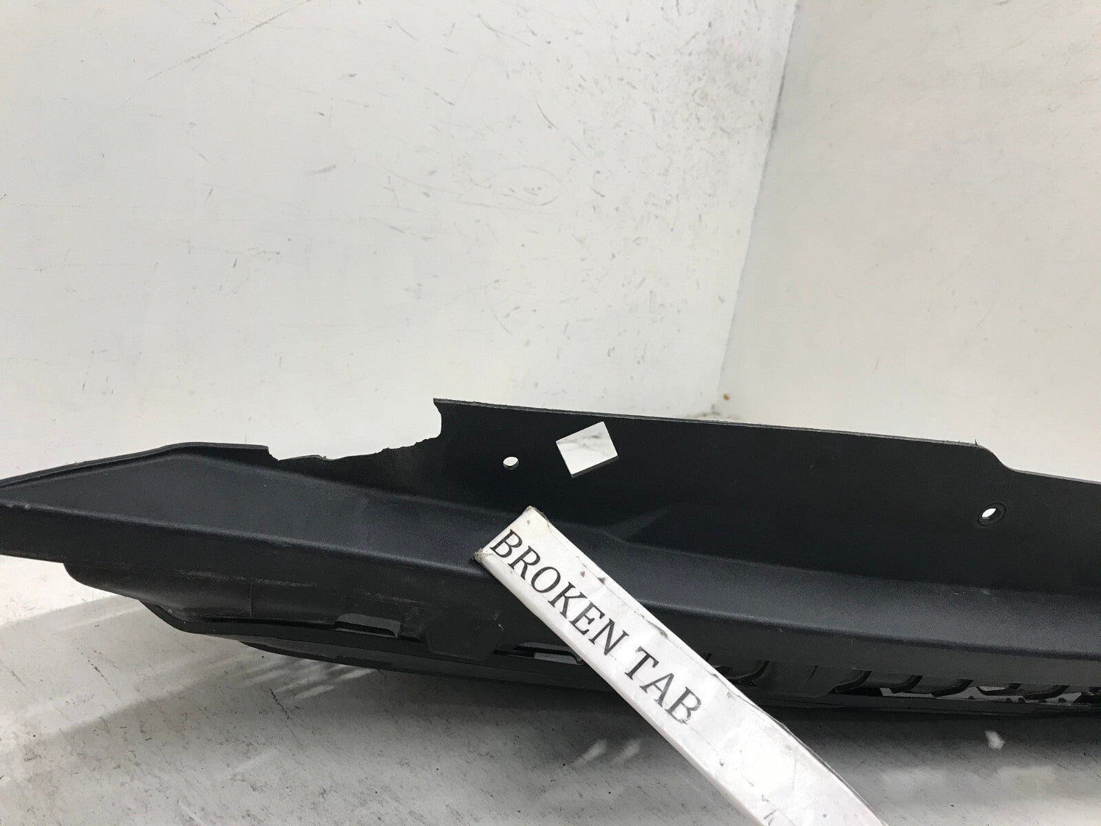 Grille Grill 2017-2019 Kia Niro Non EV 86350-G5000 OEM