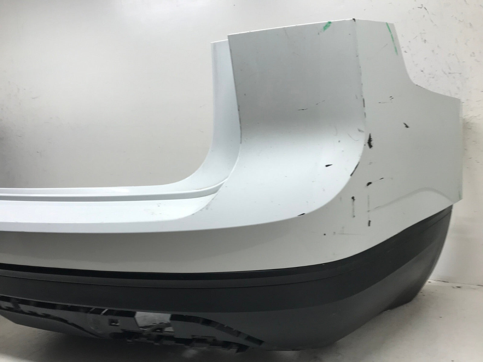 Rear Upper Bumper Cover Volkswagen Tiguan S/SE/SEL/SEL Premium 2018-2020 OEM