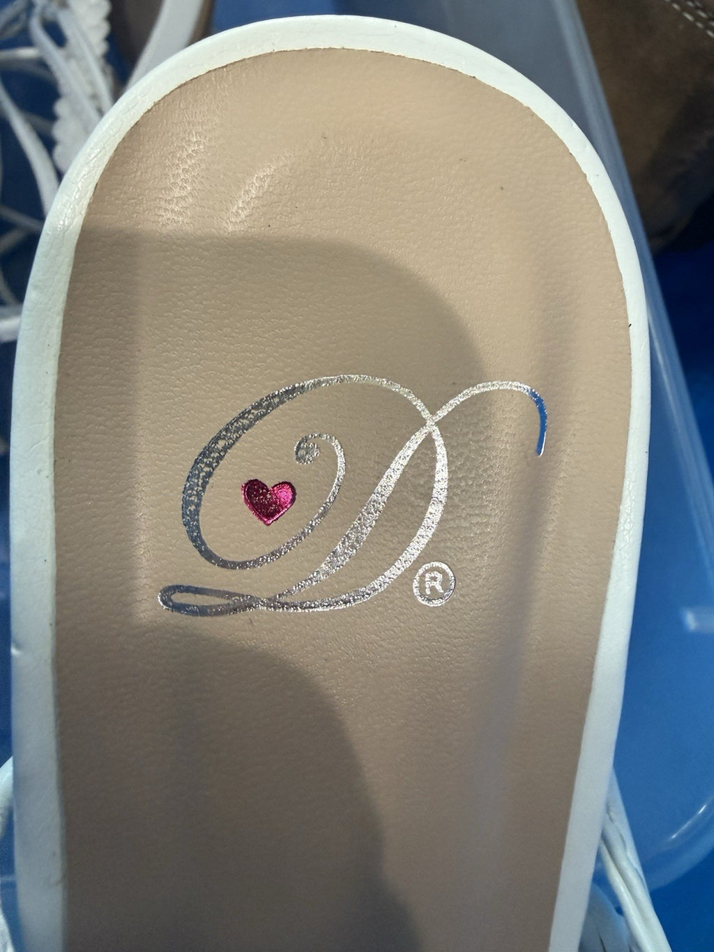 Heart in D Brand ~ Women's Size 7.5 White Shoes