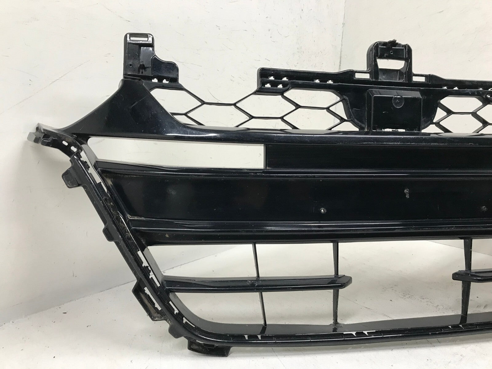 Grill Grille Honda Accord 2018-2019 71111-TVA-A5 OEM