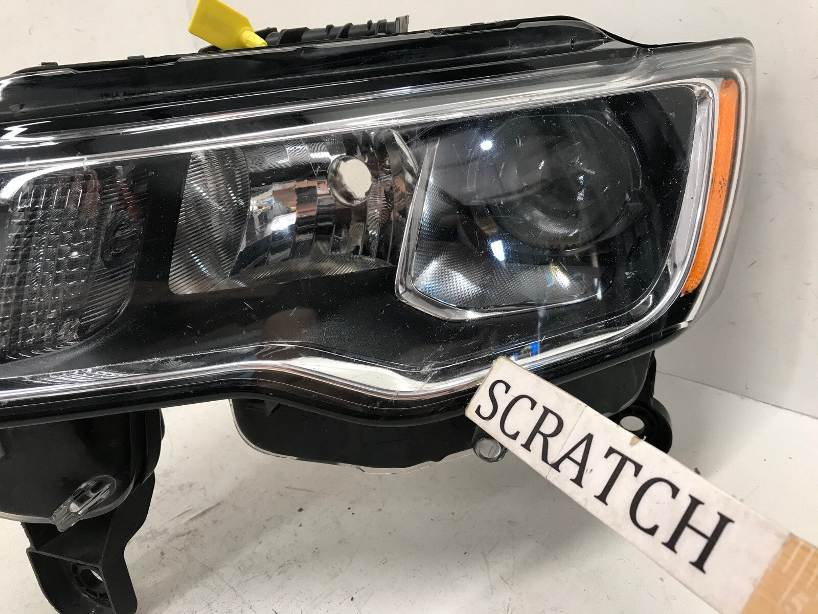Headlight Damaged Left LH Driver Jeep Grand Cherokee 17-22 68289235AD OEM