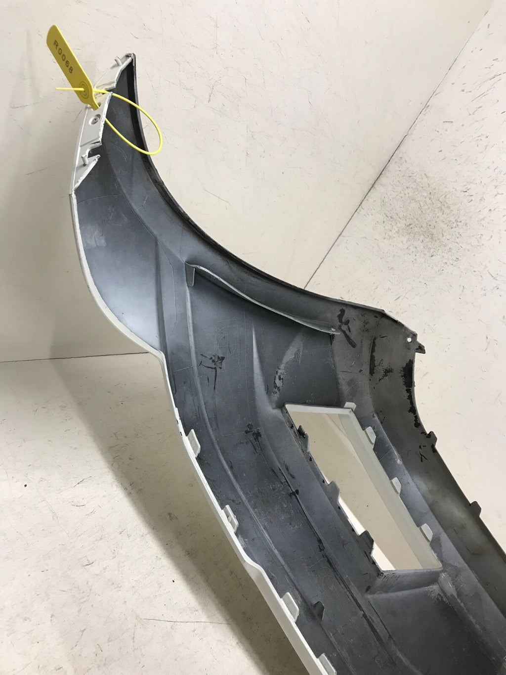 Front Bumper Cover White Mercedes-Benz GLK350 2010 2011 2012 2048804340 OEM