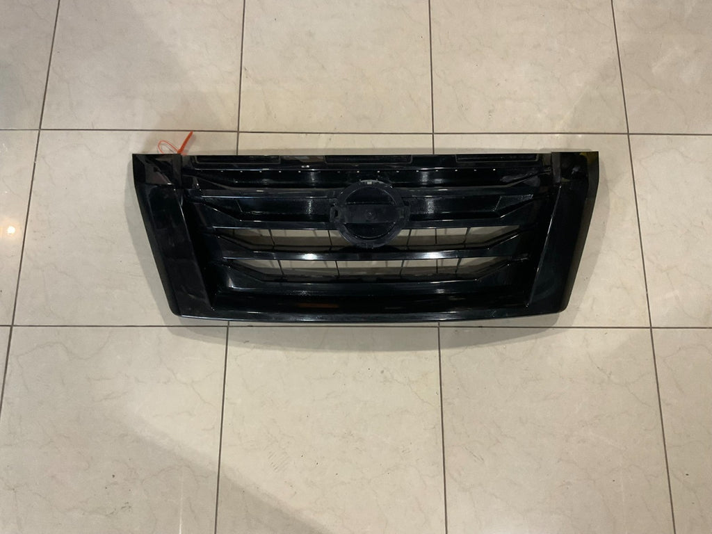 Grill Grille Black/Silver 2022 -2023 - 2024 Nissan Pathfinder 623106ta0a+b OEM