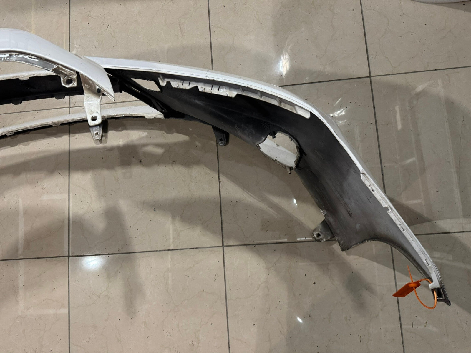 Front Bumper Cover White 13-2015 Lexus ES350/ES300H Base 52119-33760 OEM