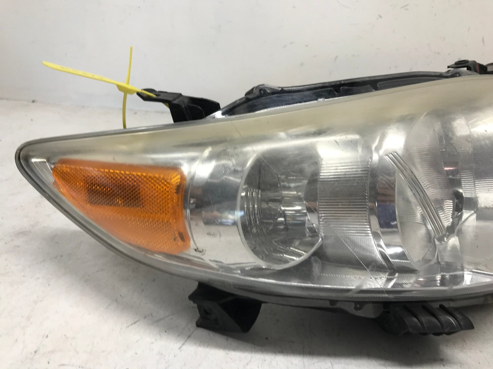 Headlight Damaged Passenger RH 2011 2012 2013 Toyota Corolla 81130-12F10 OEM