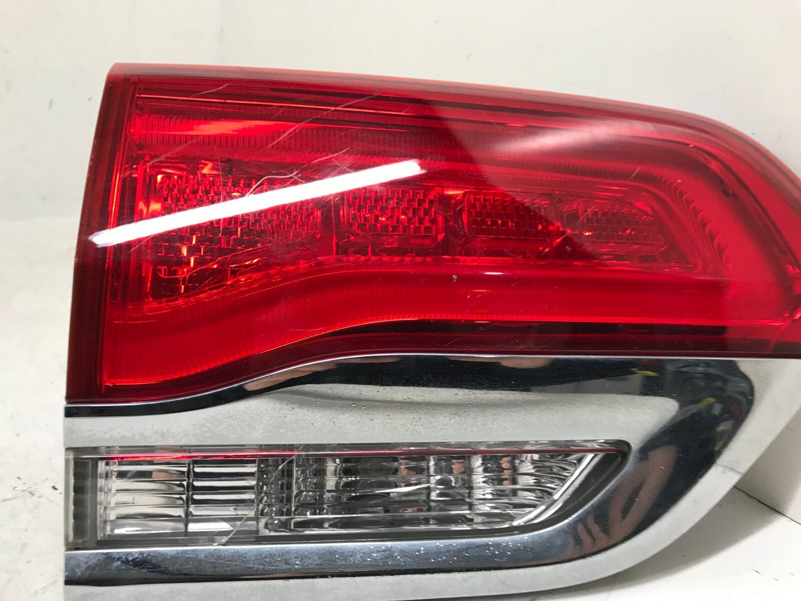 Inner Tail light Damaged Driver LH Jeep Grand Cherokee 2014 15 16 17 2018 CAPA