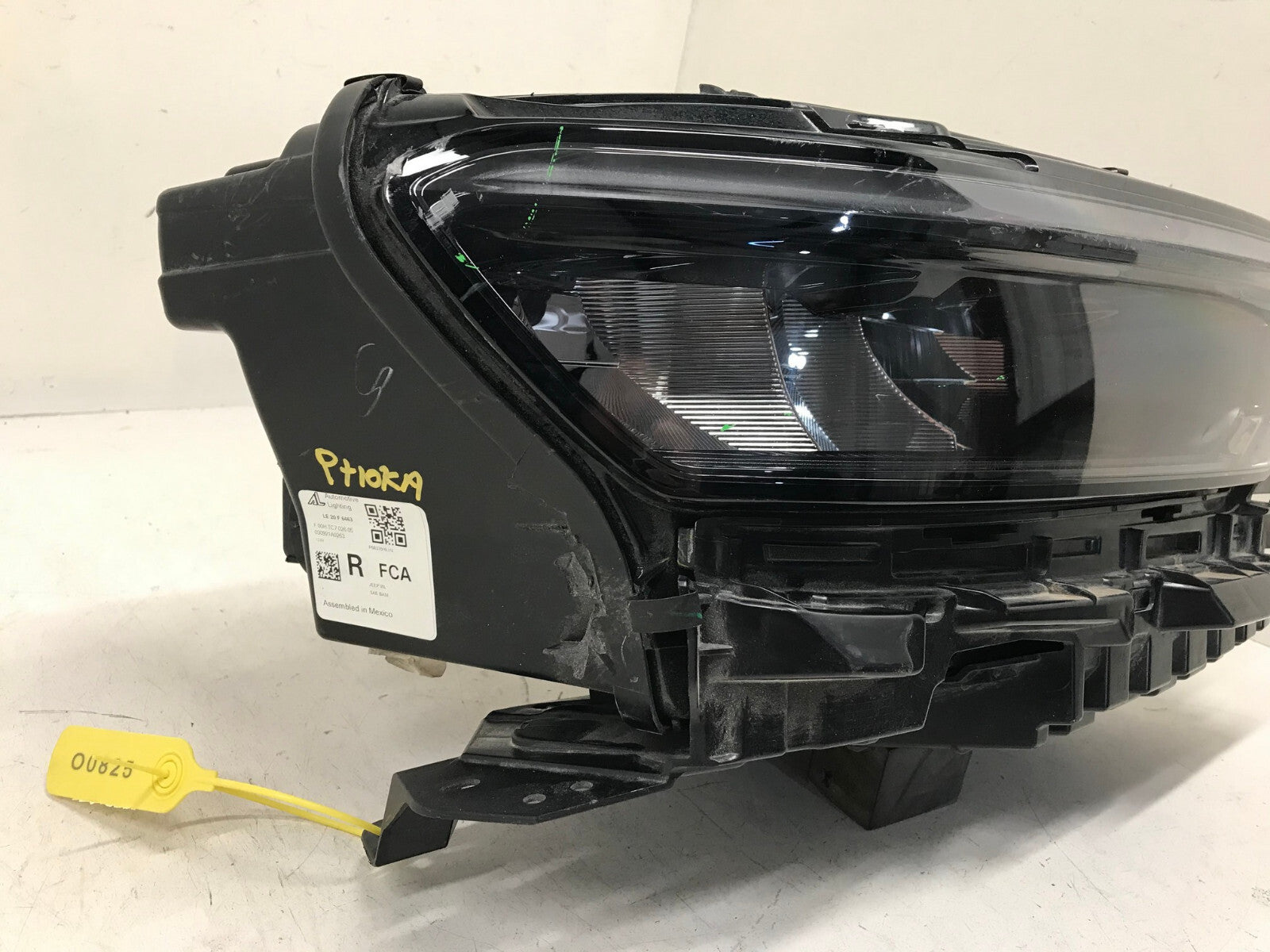Headlight Damaged Pass. RH Jeep Grand Cherokee 21 2022 P68376992AE OEM
