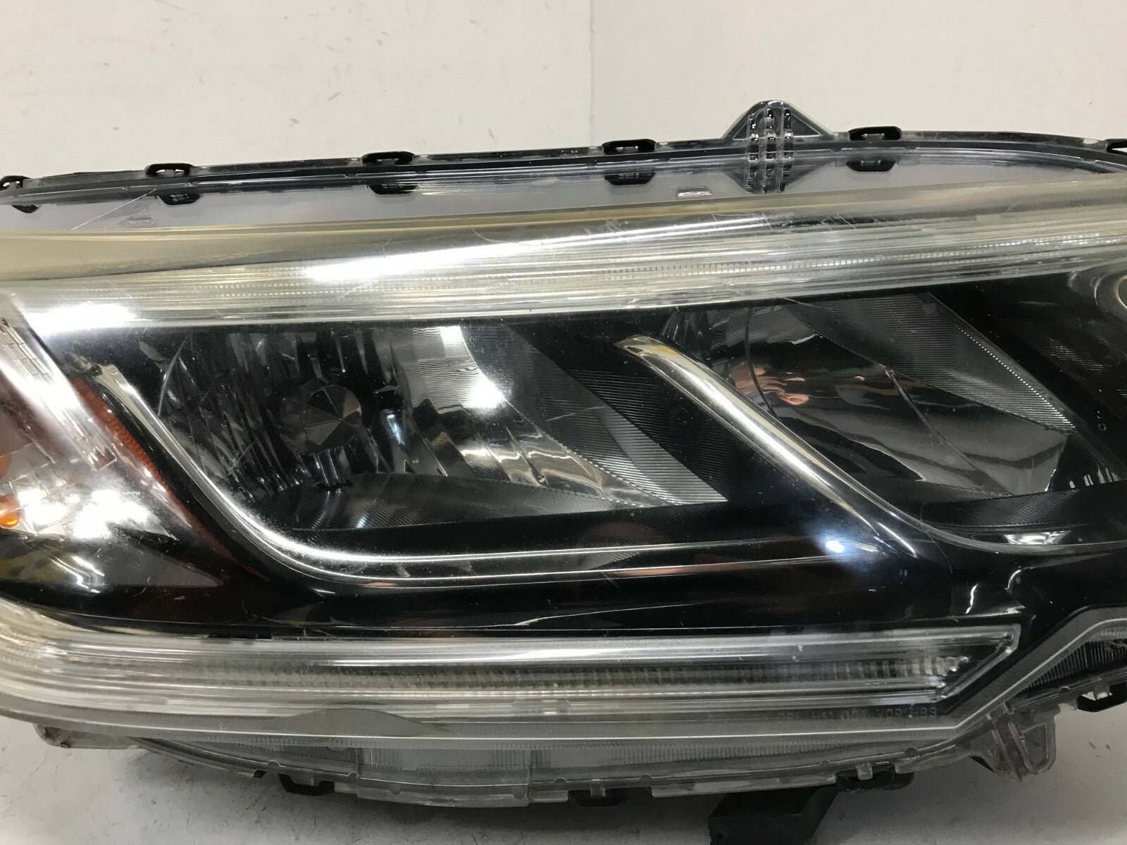 Headlight Damaged RH Passenger 2015 2016 Honda CRV CR-V 33100-T1W-A11 OEM