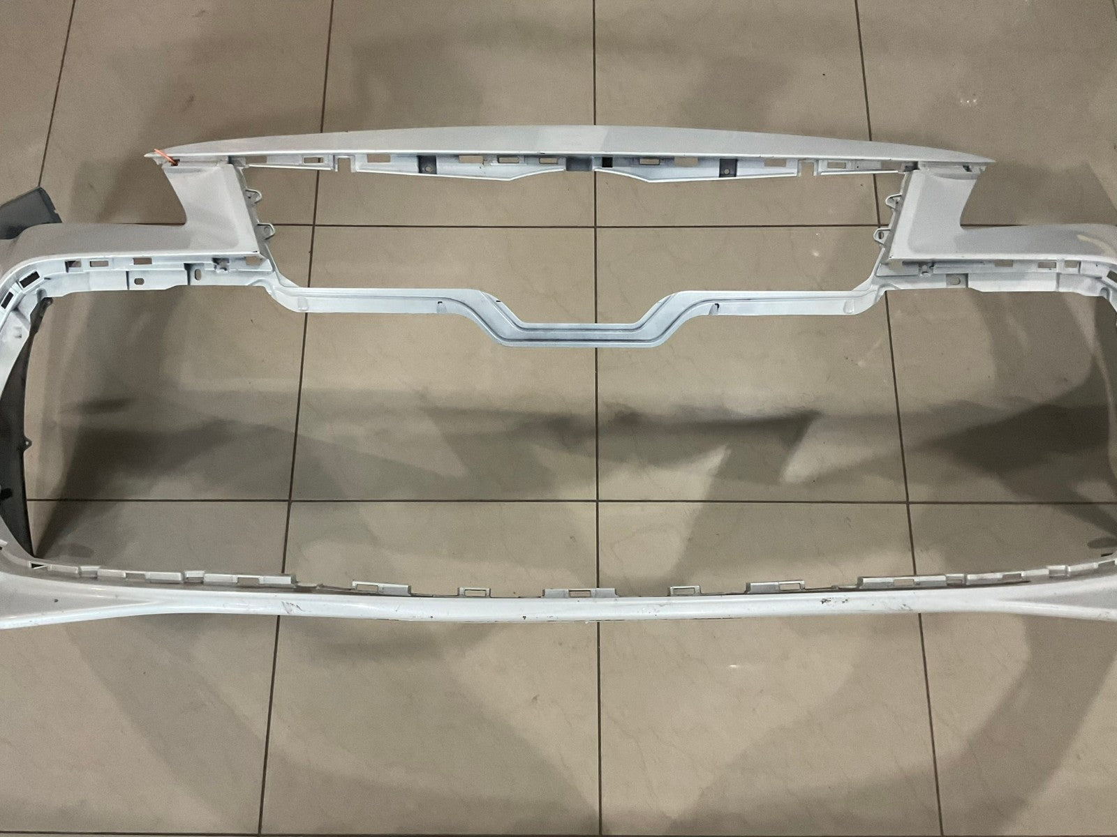 Front Bumper Cover White Toyota Avalon Base Touring 4X7 2019 52119+07090 OEM