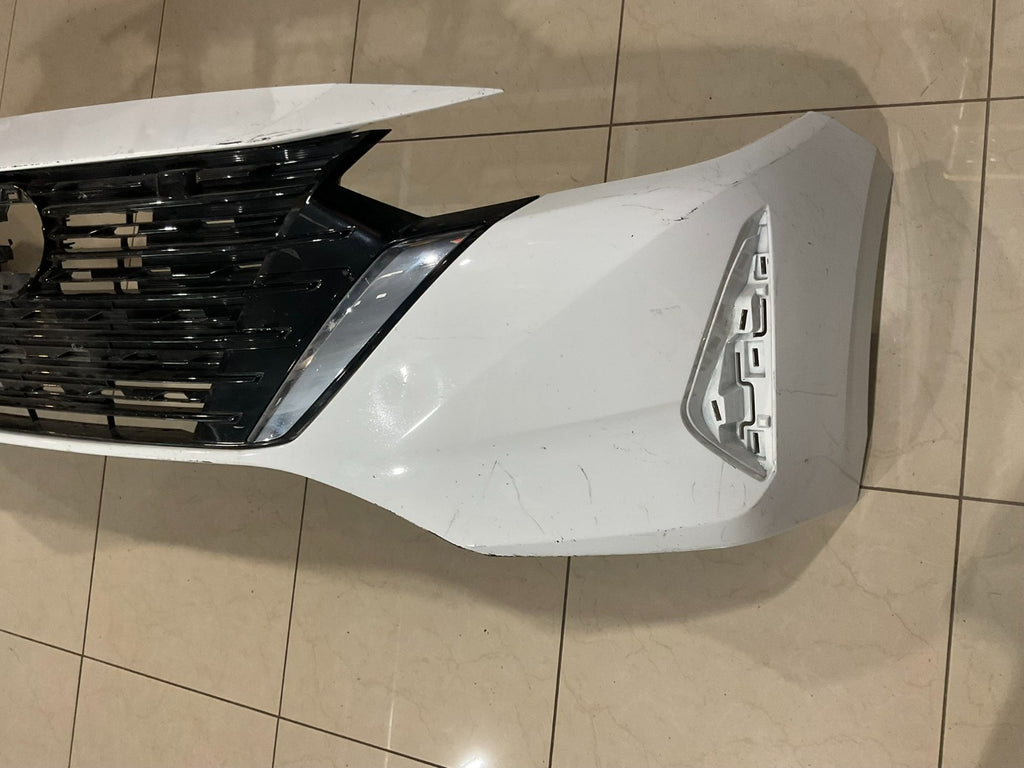 Front Upper Bumper Cover White Nissan Sentra 2024 62022+6ly0h OEM