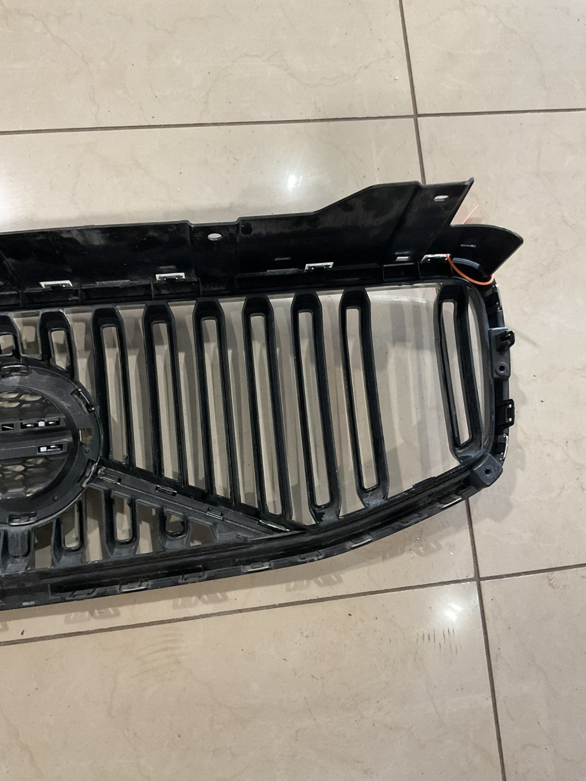 Grille Grill 2018-2023 Volvo XC60 31425537 OEM