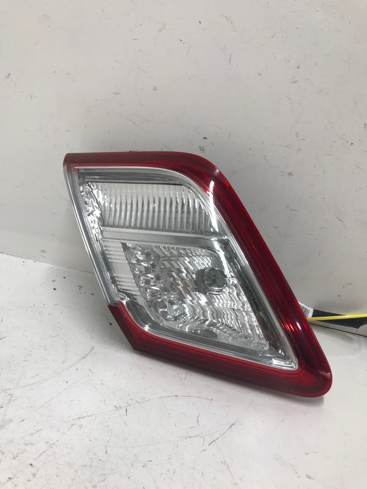 Tail light Damaged Left Driver LH Toyota Camry 2010-2011 8158133170 OEM