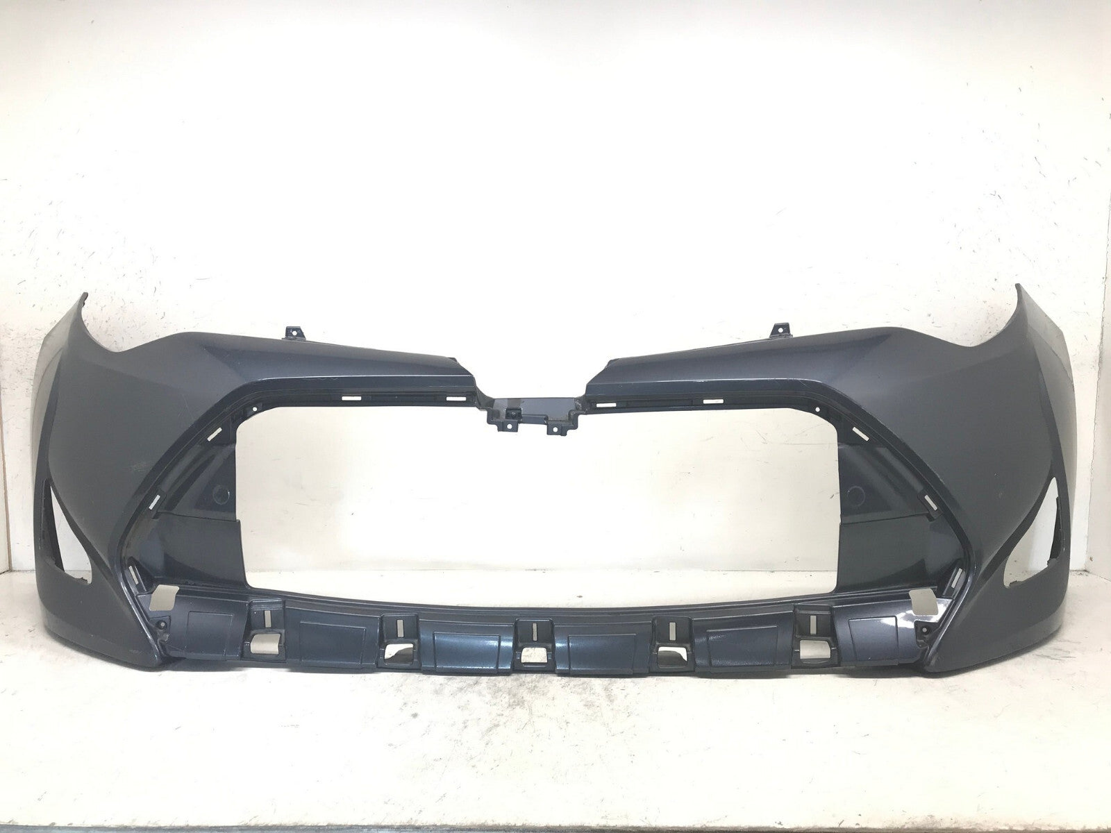 Front Bumper Cover Gray 17-2018 Toyota Corolla L/LE/LE Eco/XLE 52119-02L40 OEM