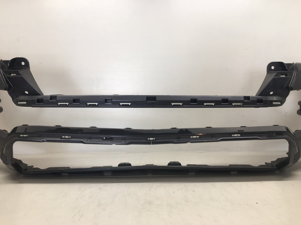 Front Bumper Cover Toyota Tacoma SR/SR5/Limited w/o Flare Holes 2016-2018 OEM