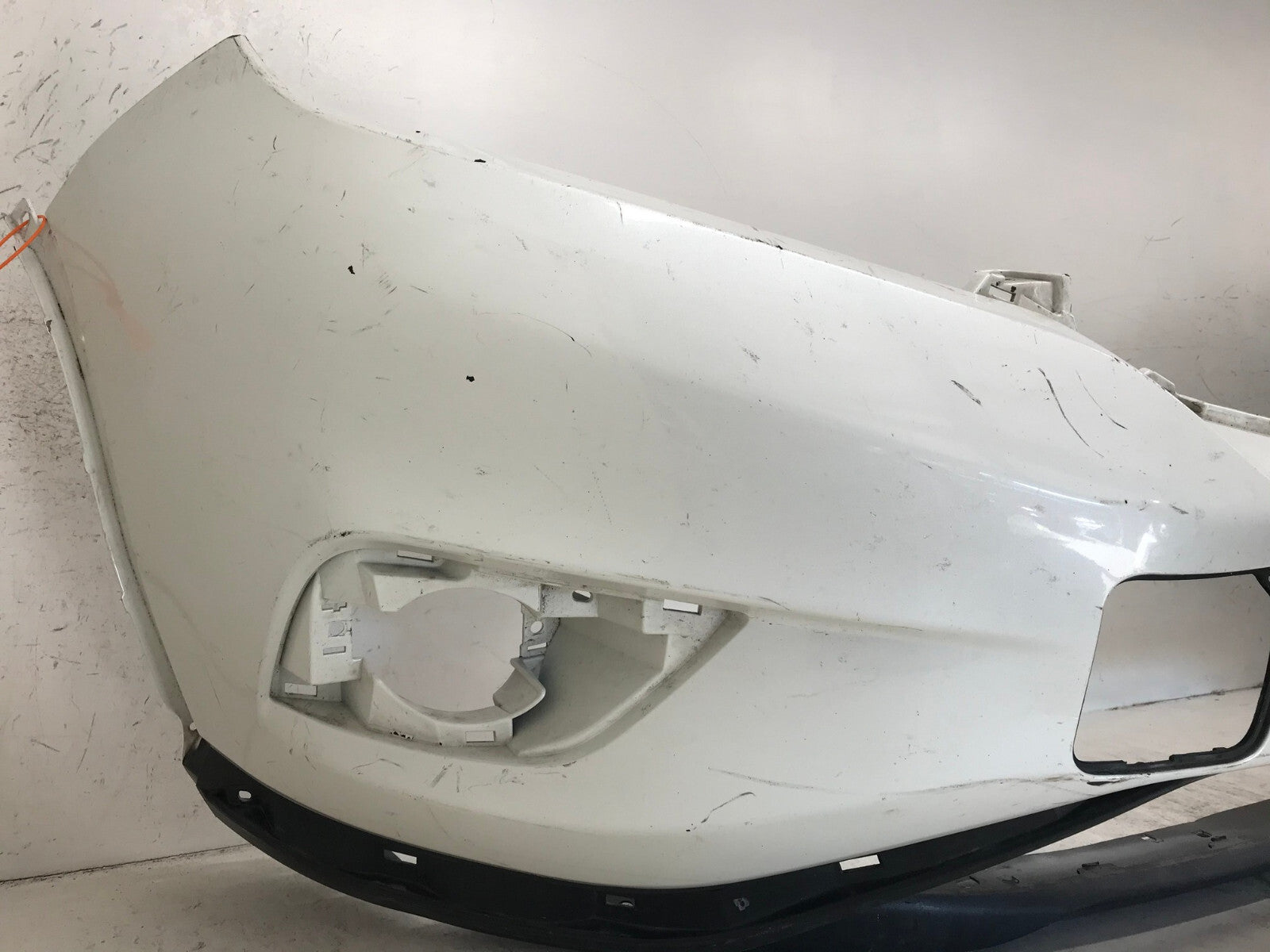 Front Bumper Cover White Nissan Murano S/SL/SV/Platinum 15-2018 62022-5AA0H OEM