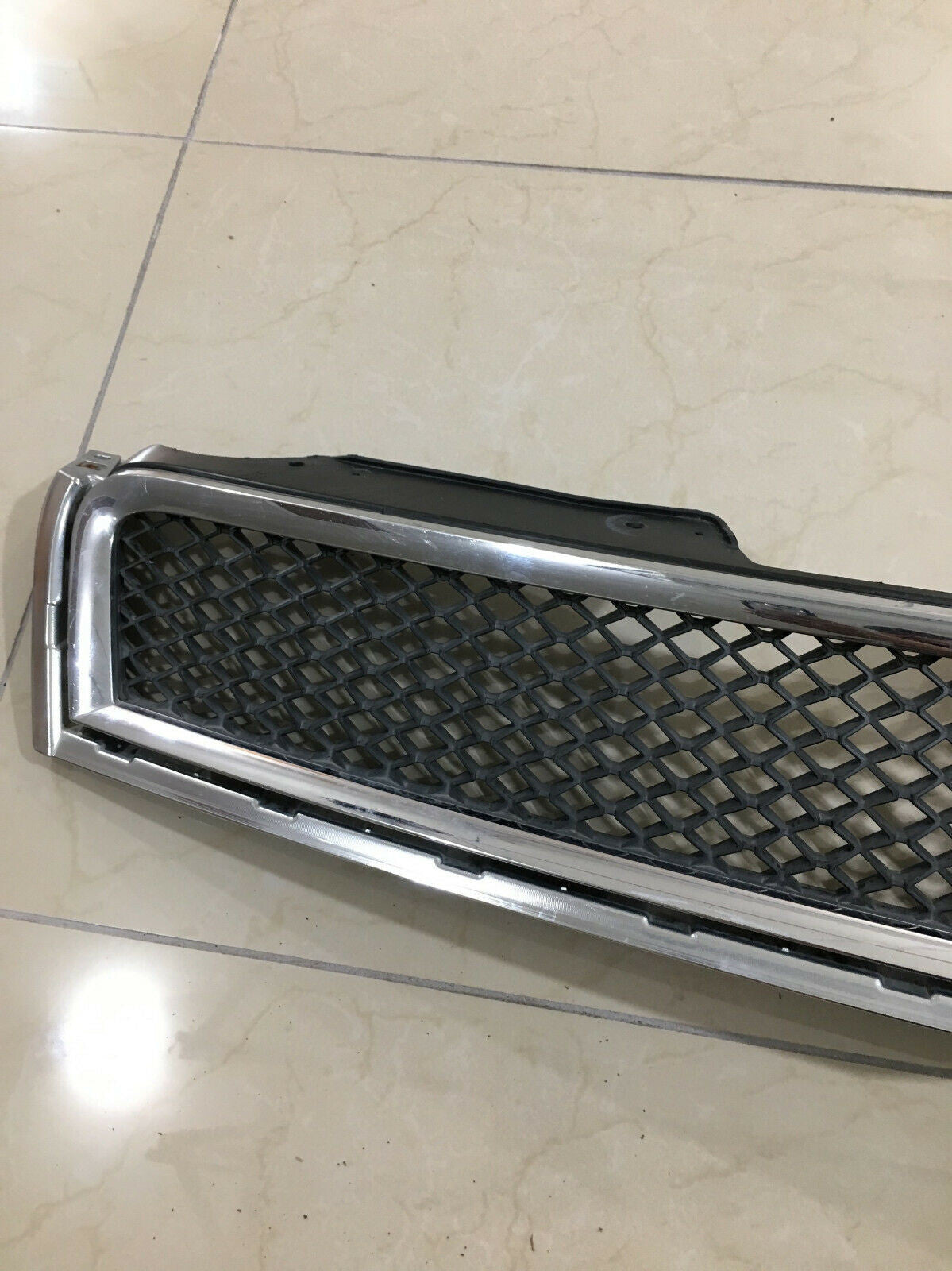 Upper Grille Chevy Traverse 2009-2012 15943196 Original