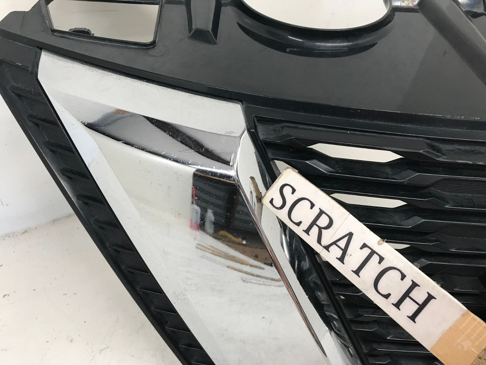Upper Grill Grille Nissan Rogue 2017 2018 62310-5HK0A OEM