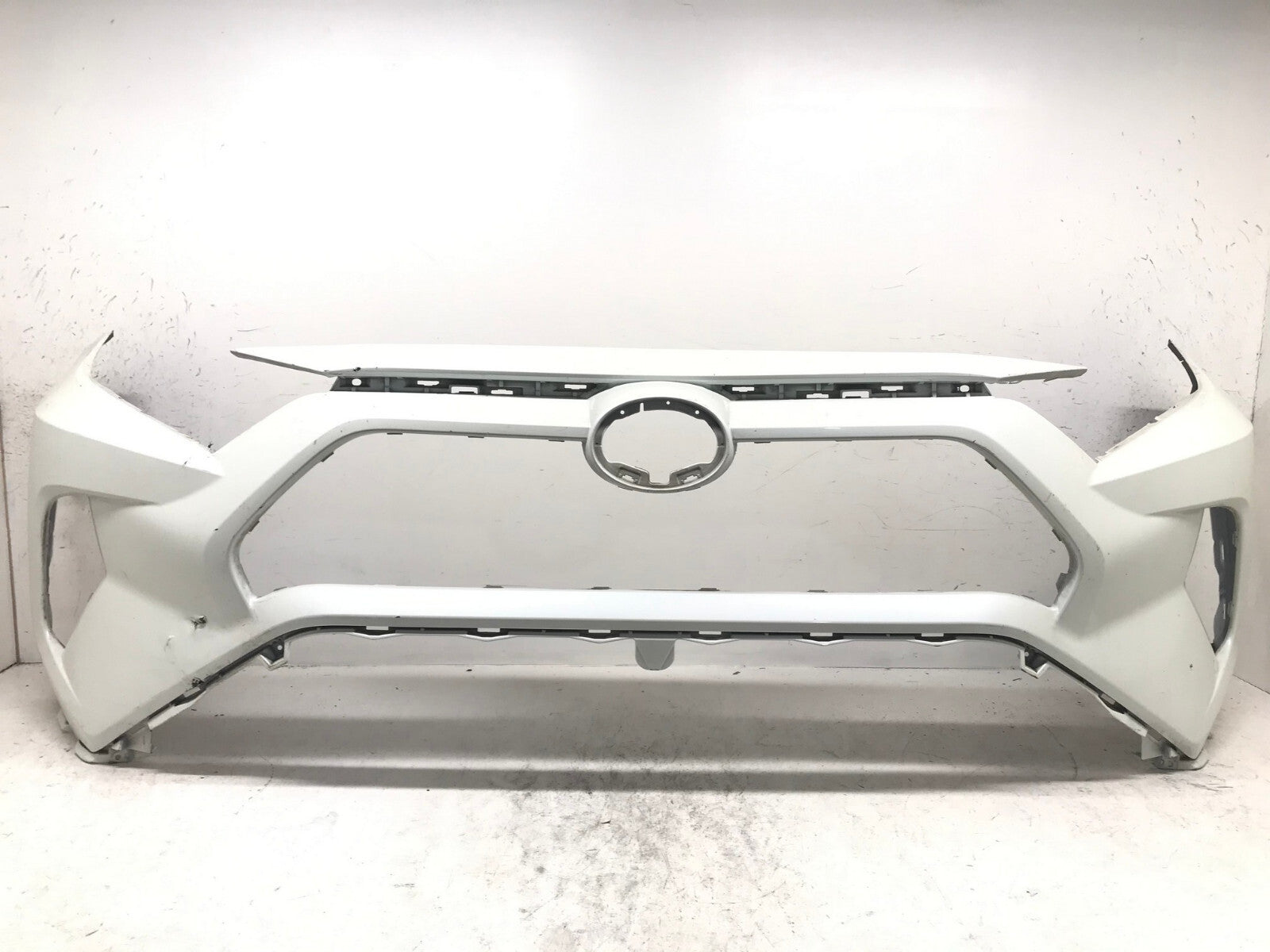 Front Bumper Cover 070 2019-2021 Toyota RAV4 LE/XLE/Hybrid LE 52119-0R200 OEM