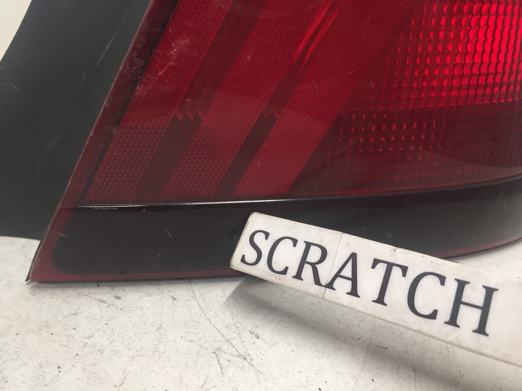 Tail light Damaged Lamp Right Passenger RH  Mercury Grand Marquis 1999-2002 OEM