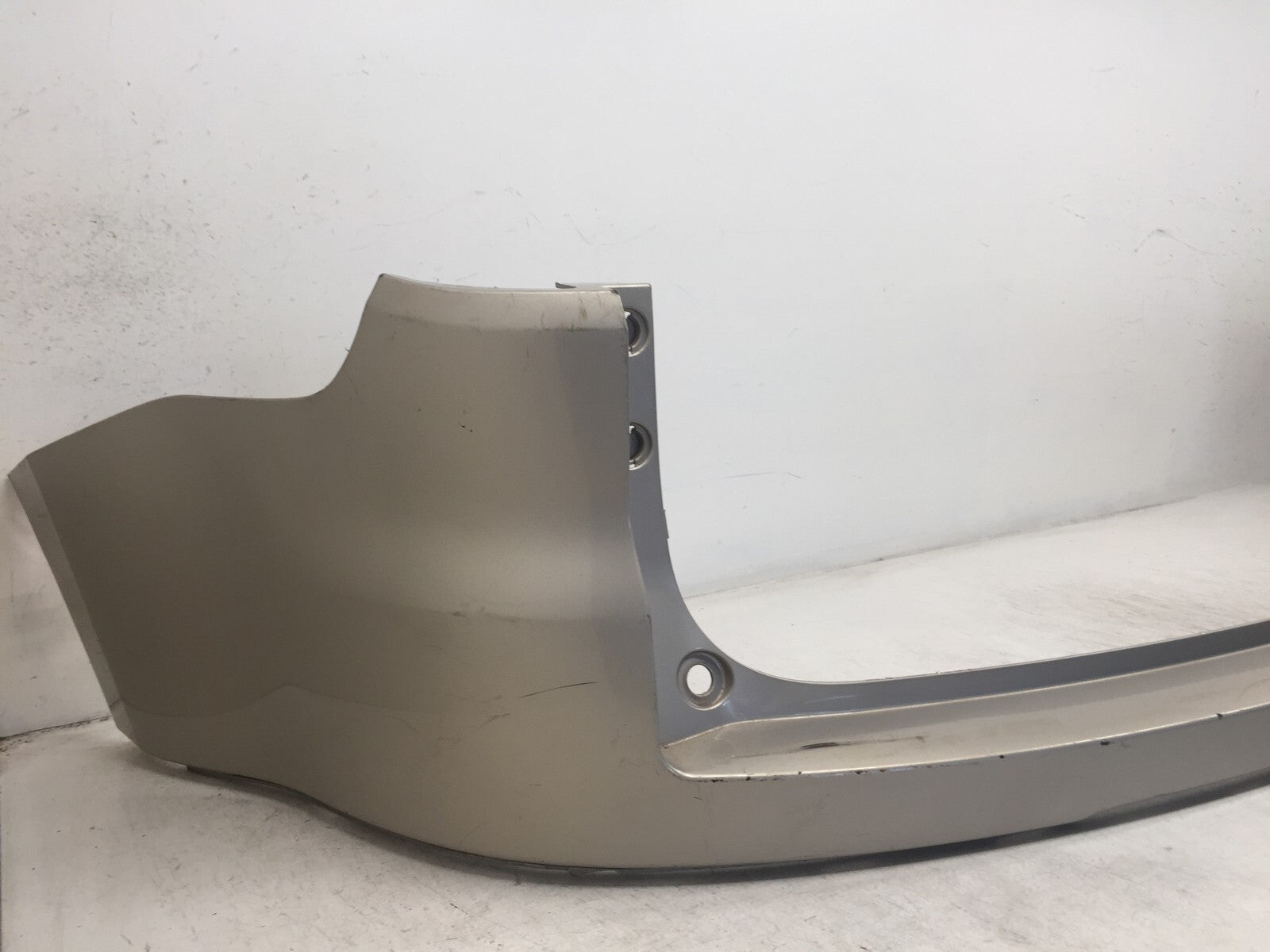 Rear Upper Bumper Cover Saturn Outlook XE XR 2007-2010 25789726 OEM