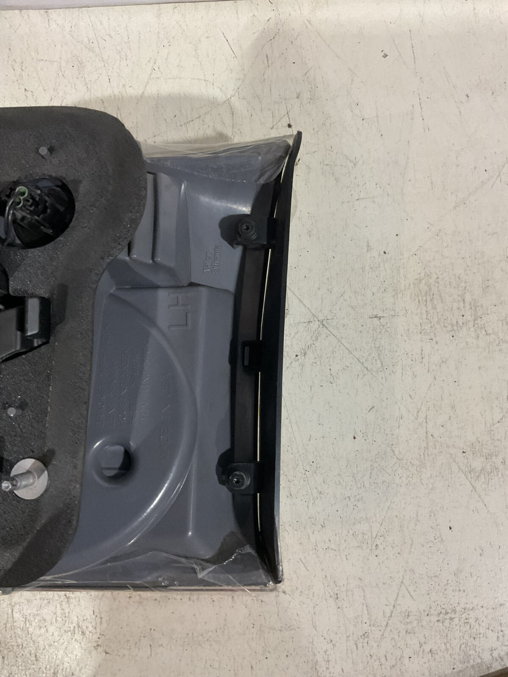 Tail light Damaged Right Passenger RH 2007-2012 GMC Acadia 20811961&itmmeta OEM
