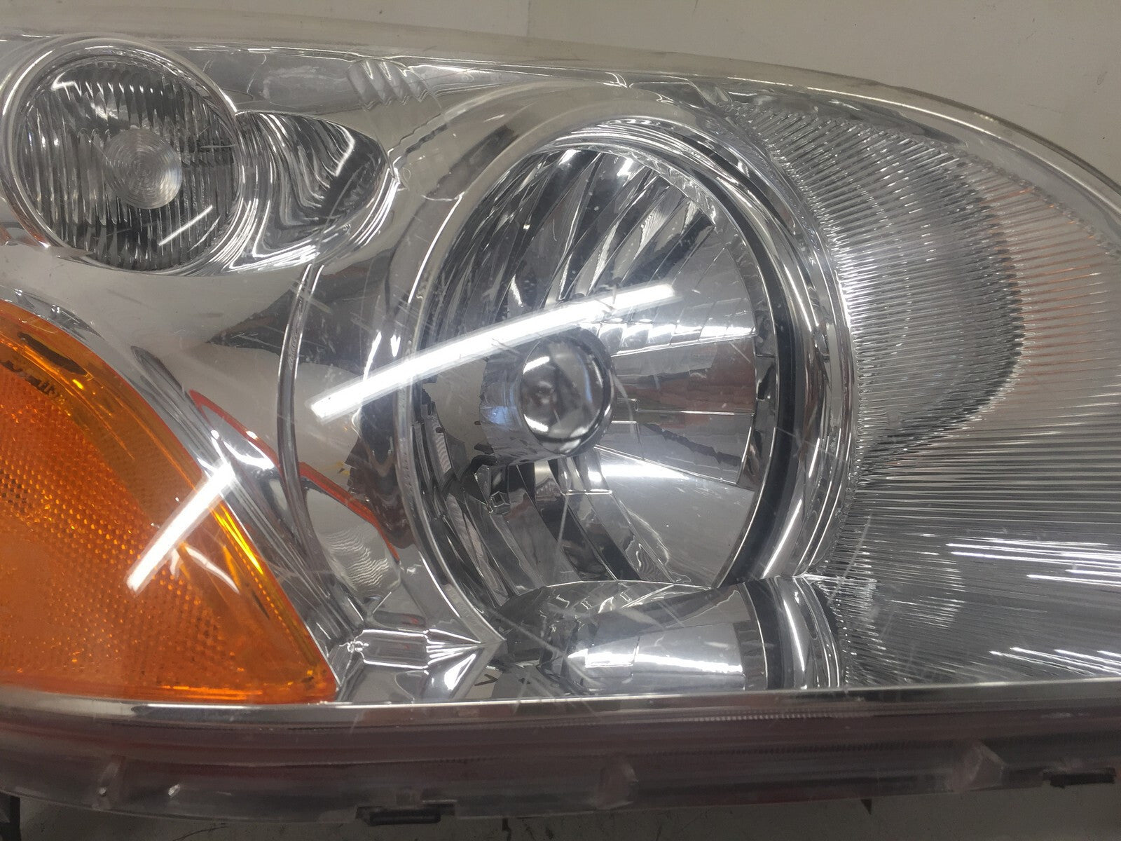 Headlight Damaged Headlamp Passenger Right RH Honda Pilot 03-05 33101S9VA01 OEM