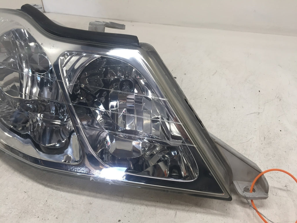 Headlight Damaged Right Passenger RH Toyota Avalon 2000-2004 CAPA