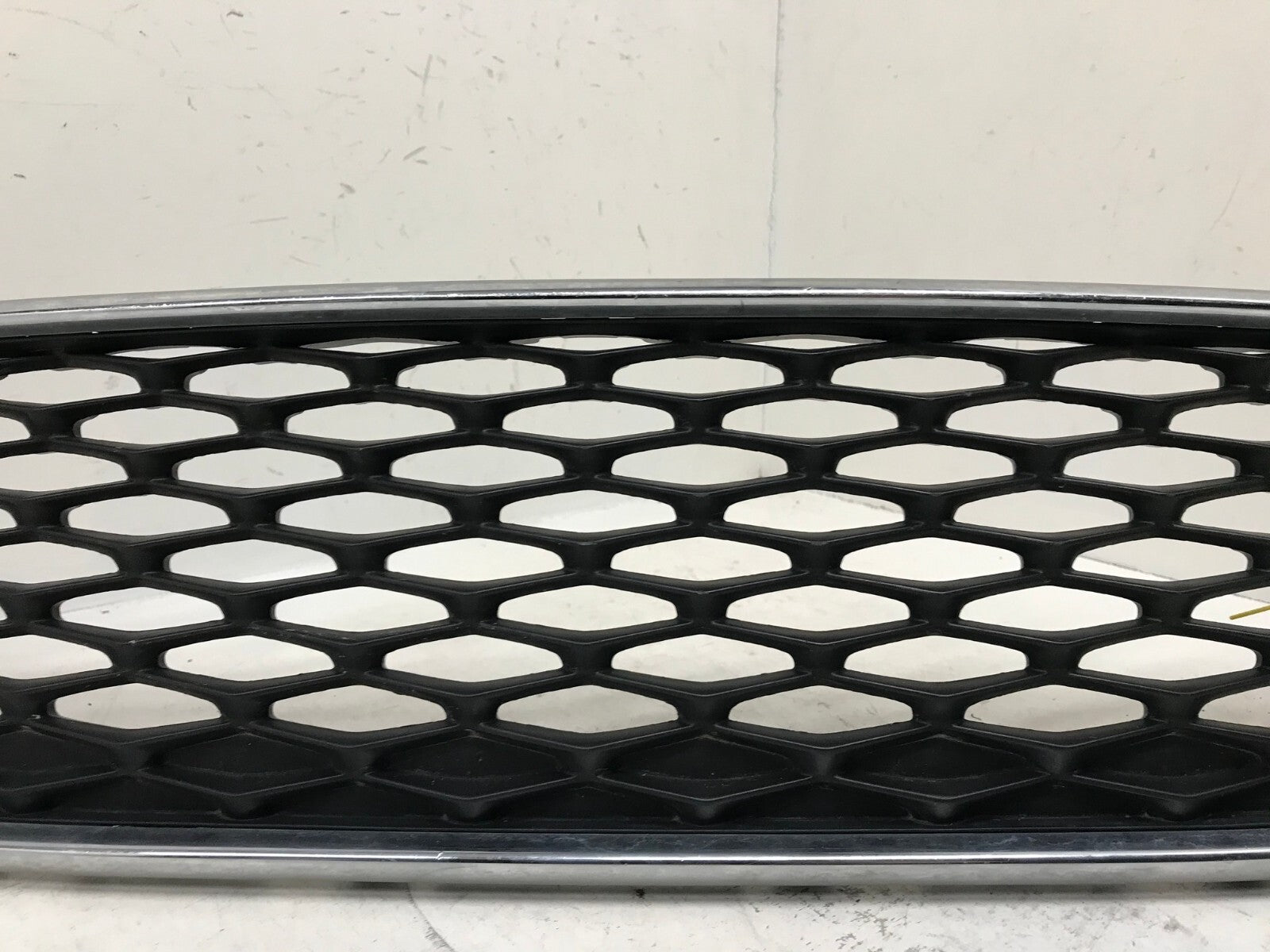 Grill Grille 2015 2016 2017 2018 Ford Focus F1EB-8200-BAW OEM