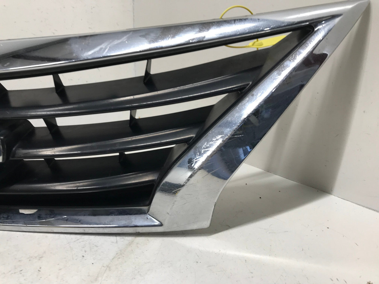 Grill Grille 15-19 Nissan Versa Sedan 62310-9KM0A OEM