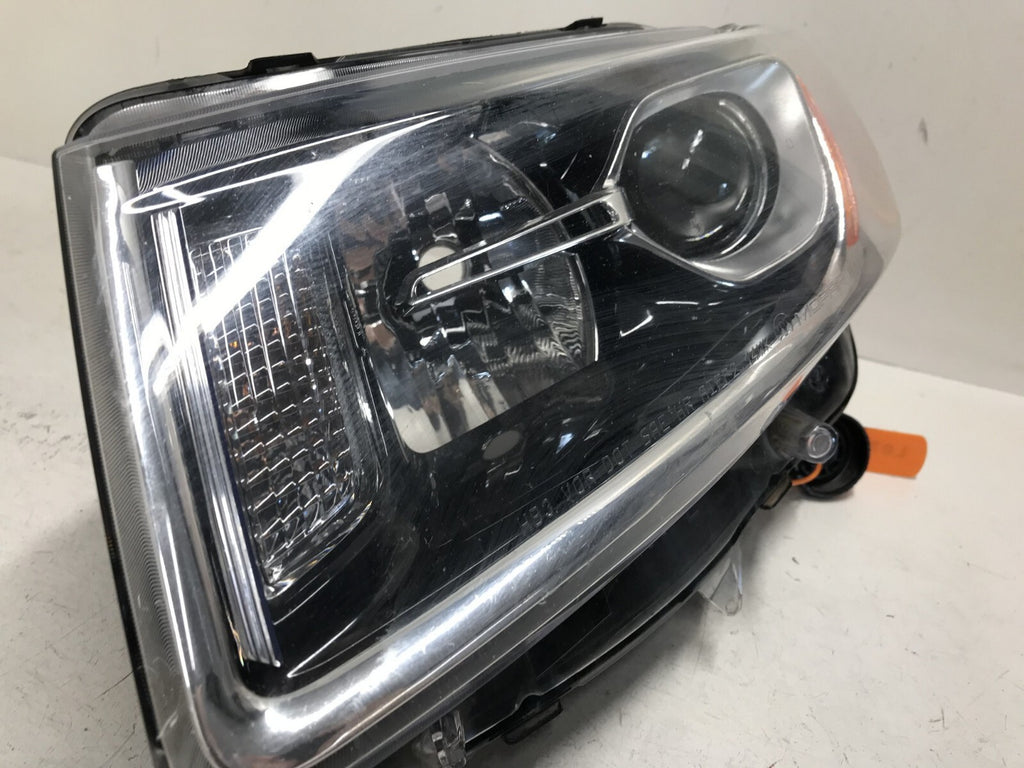 Halogen Headlight Damaged Driver LH Jeep Grand Cherokee 2014-2016 68110997AD OEM