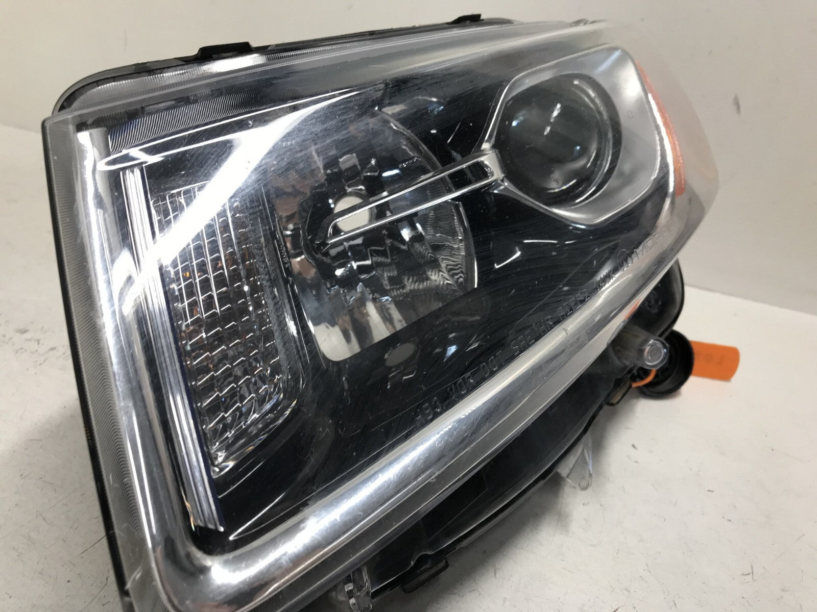 Halogen Headlight Damaged Driver LH Jeep Grand Cherokee 2014-2016 68110997AD OEM
