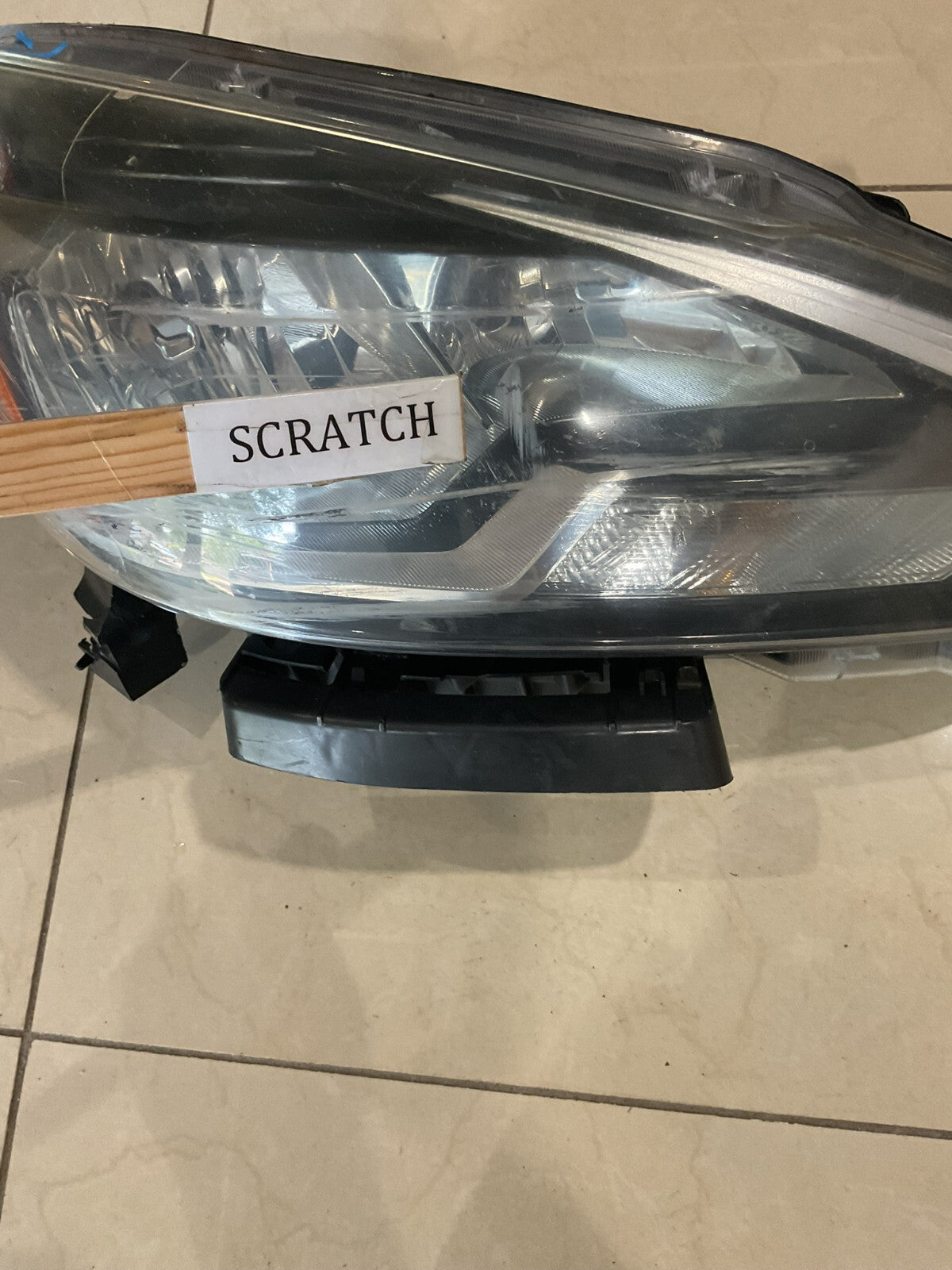 Headlight Right Passenger RH 2016 - 2019 Nissan Sentra Damaged CAPA