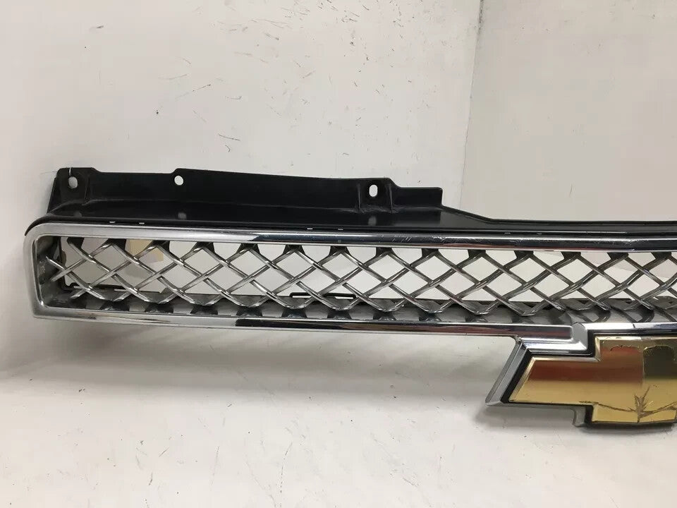 Upper Grille Grill Chevrolet GM Suburban 1500 07 08 15208000 Original