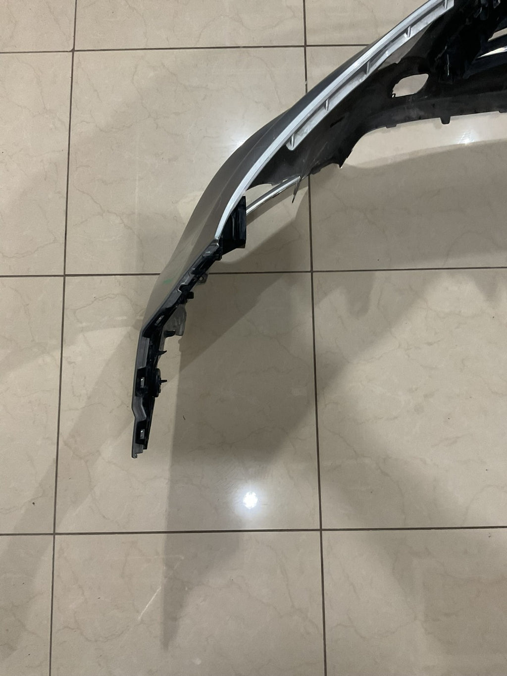 Front Bumper Cover Silver Toyota Highlander LE Lted Hybrid 14-16 52119+0e220 OEM