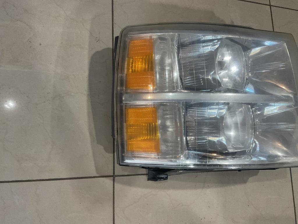 Headlight Right Passenger RH 2007-2014 Chevy Silverado 1500 2500HD 3500HD CAPA