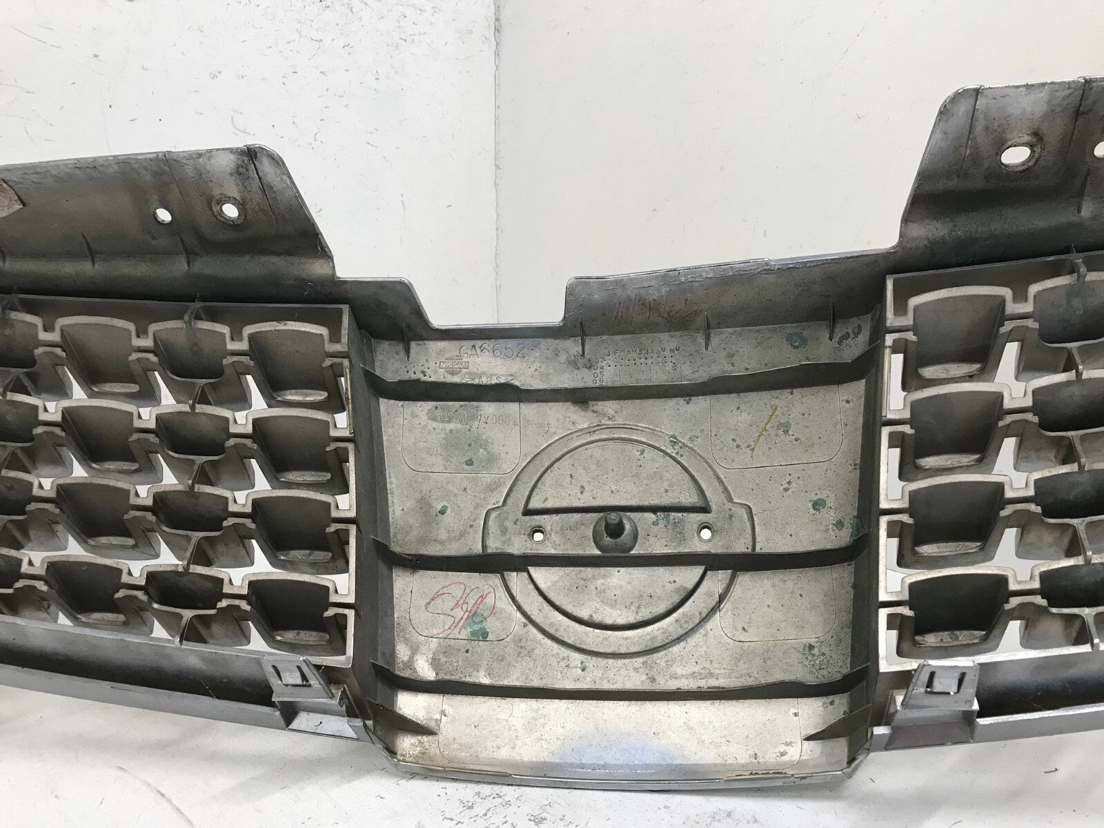 Grille Grill 2004-2006 Nissan Maxima 62070-7Y000 OEM