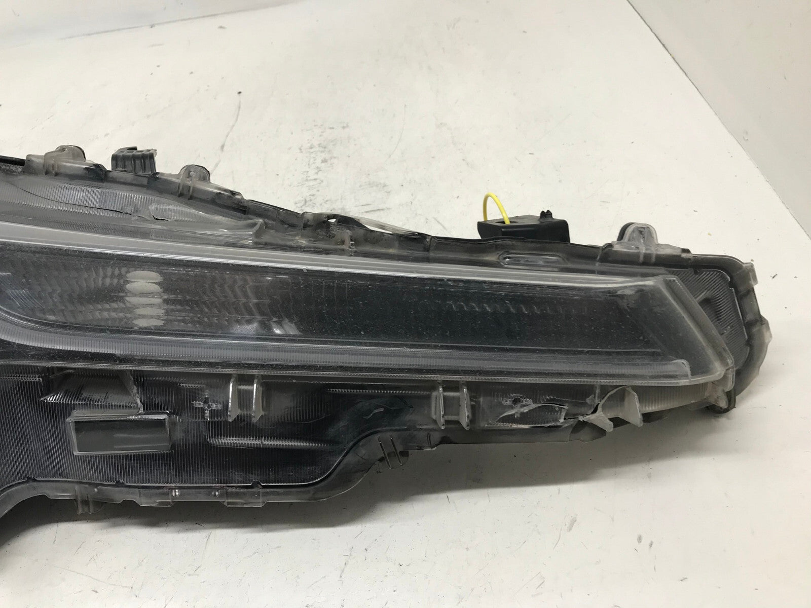 Headlight Damaged Right RH Toyota Corolla LE XLE Sedan 20-2021 81110-02S30 OEM