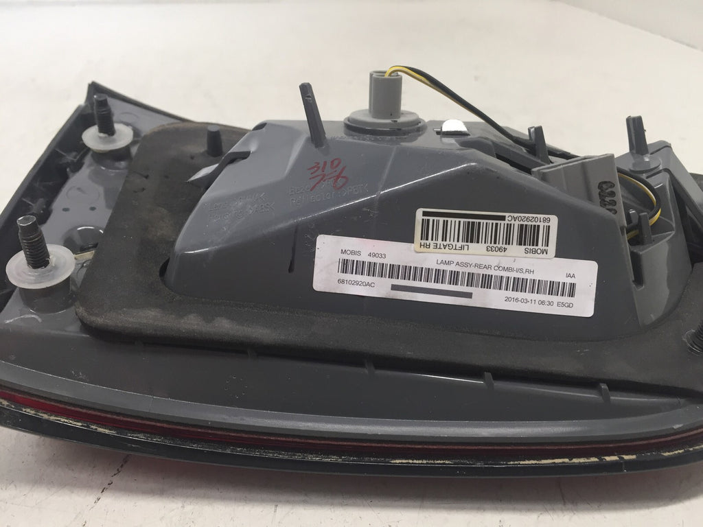 Inner Tail light Damaged Lamp Passenger Jeep Cherokee 14-2018 68102920AC OEM