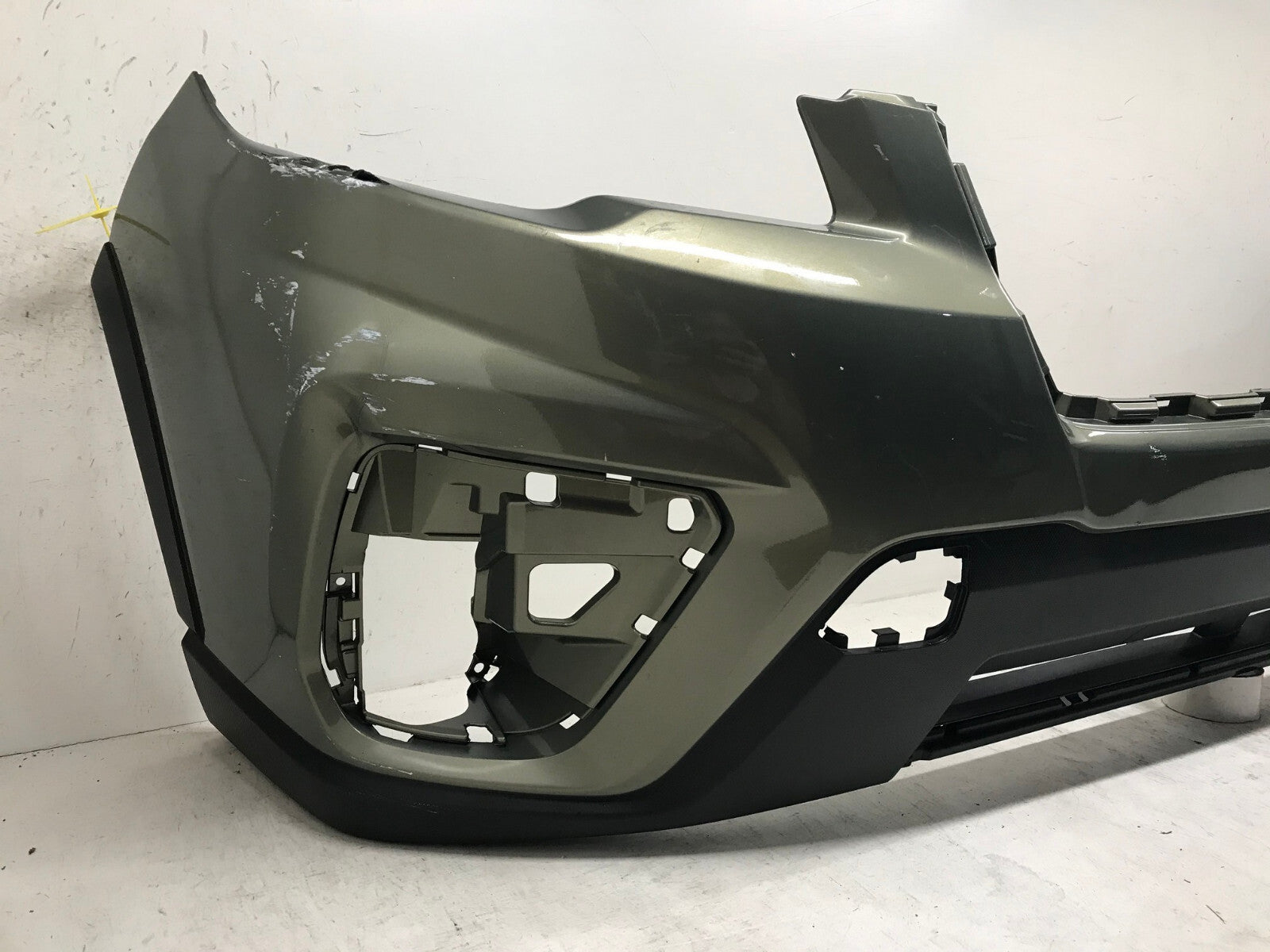 Front bumper Cover Subaru Forester Base/Limited/Prem/Sp/Tour Green 2019-2021 OEM
