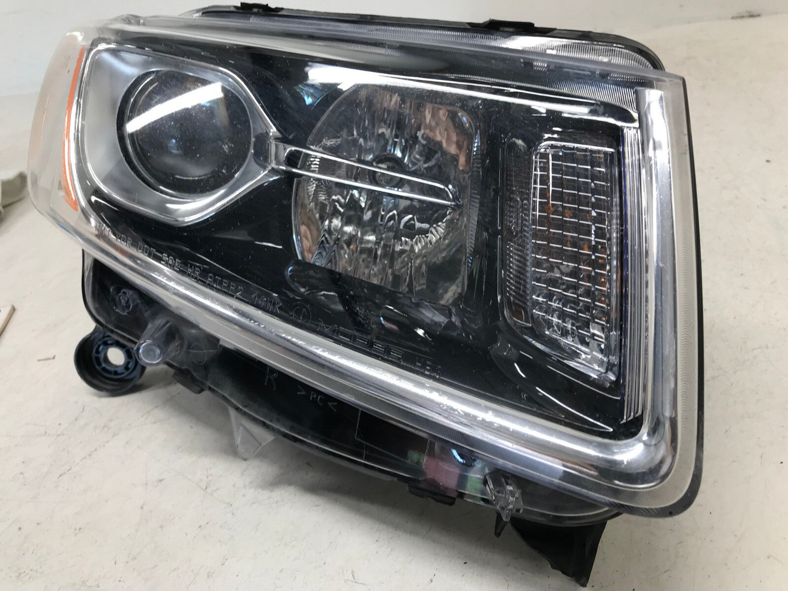 Headlight Damaged Head Lamp Right RH Jeep Grand Cherokee 14-16 68110996AE OEM5