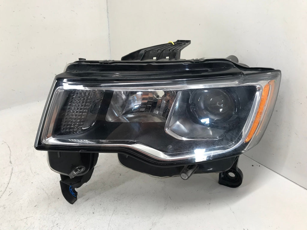 Headlight Damaged Halogen RH Right Jeep Grand Cherokee 17-2021 68289235AC OEM