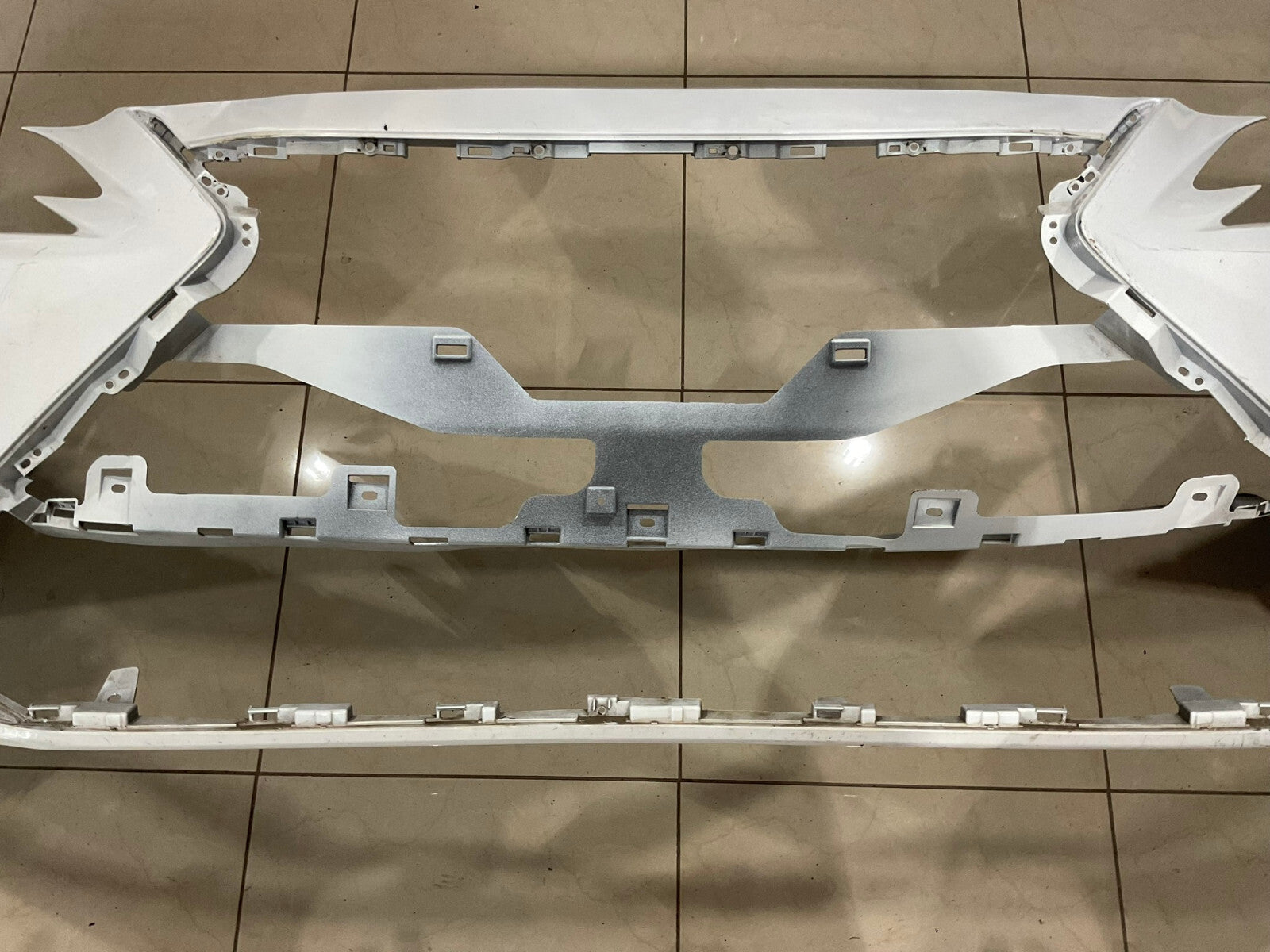 Front Bumper Cover White Lexus ES350 Base 2019 52119-06J00 OEM