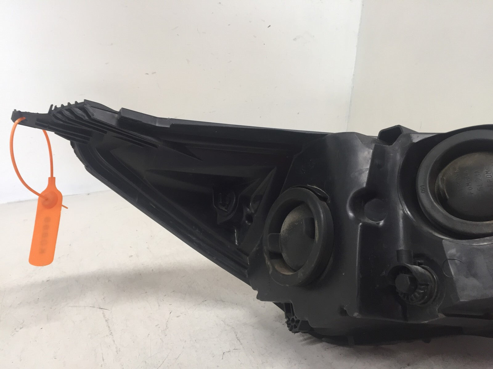 Halogen Headlight Damaged Left Driver LH Ford Focus 2015-2018 F1EB-13W030-J OEM
